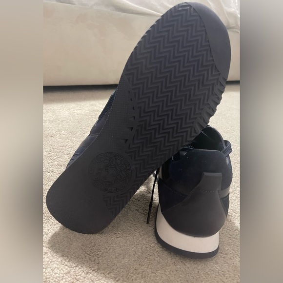 Men's Versace shoes - Picture 6 of 7